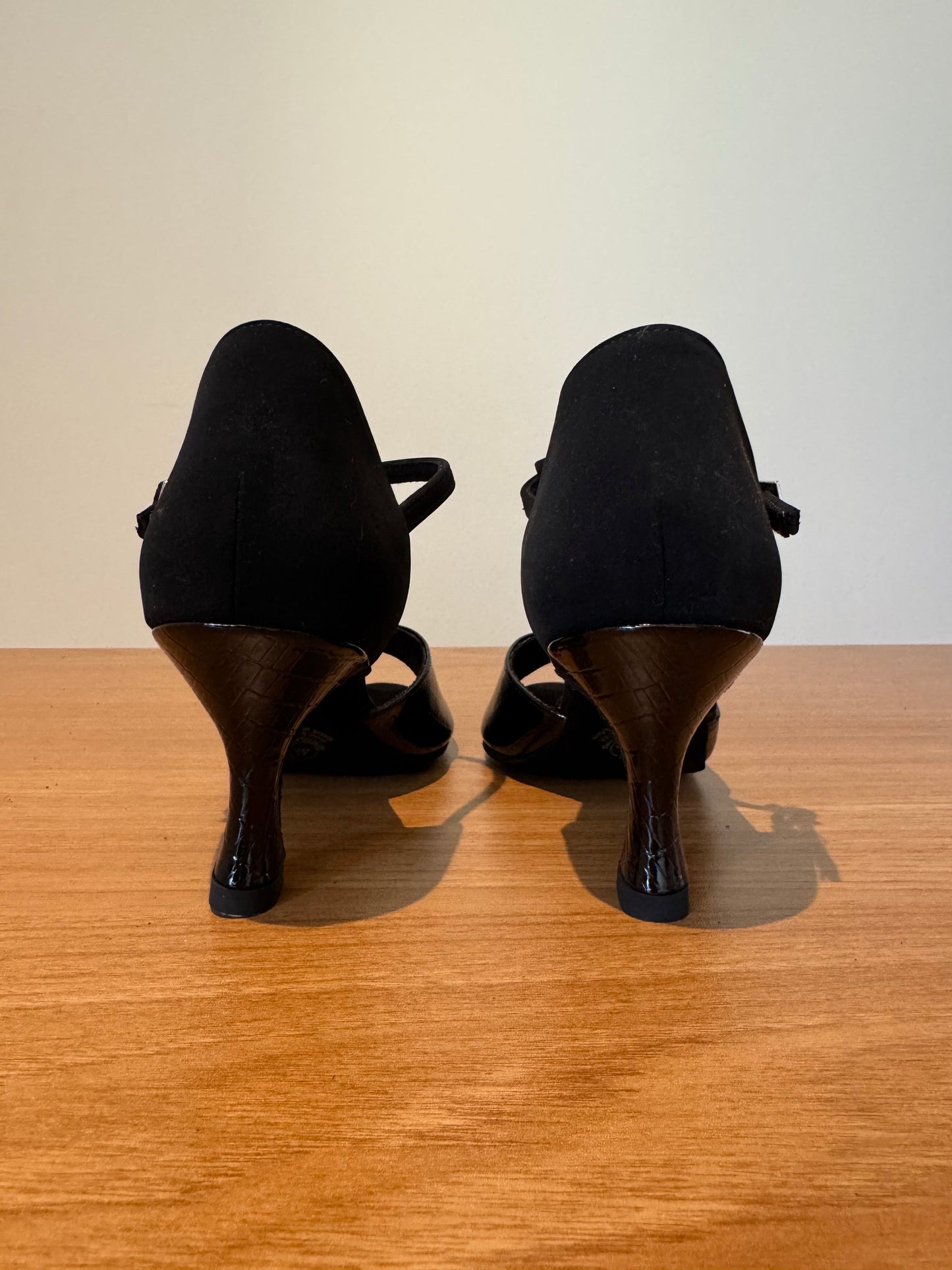 Jenny - CrocPatent/Nubuck - Size 4.5 - Regular