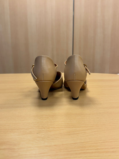 Karen - Beige NotCalf - Size 6 - X Wide