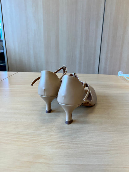 2002 - Beige NotCalf (Size 7)