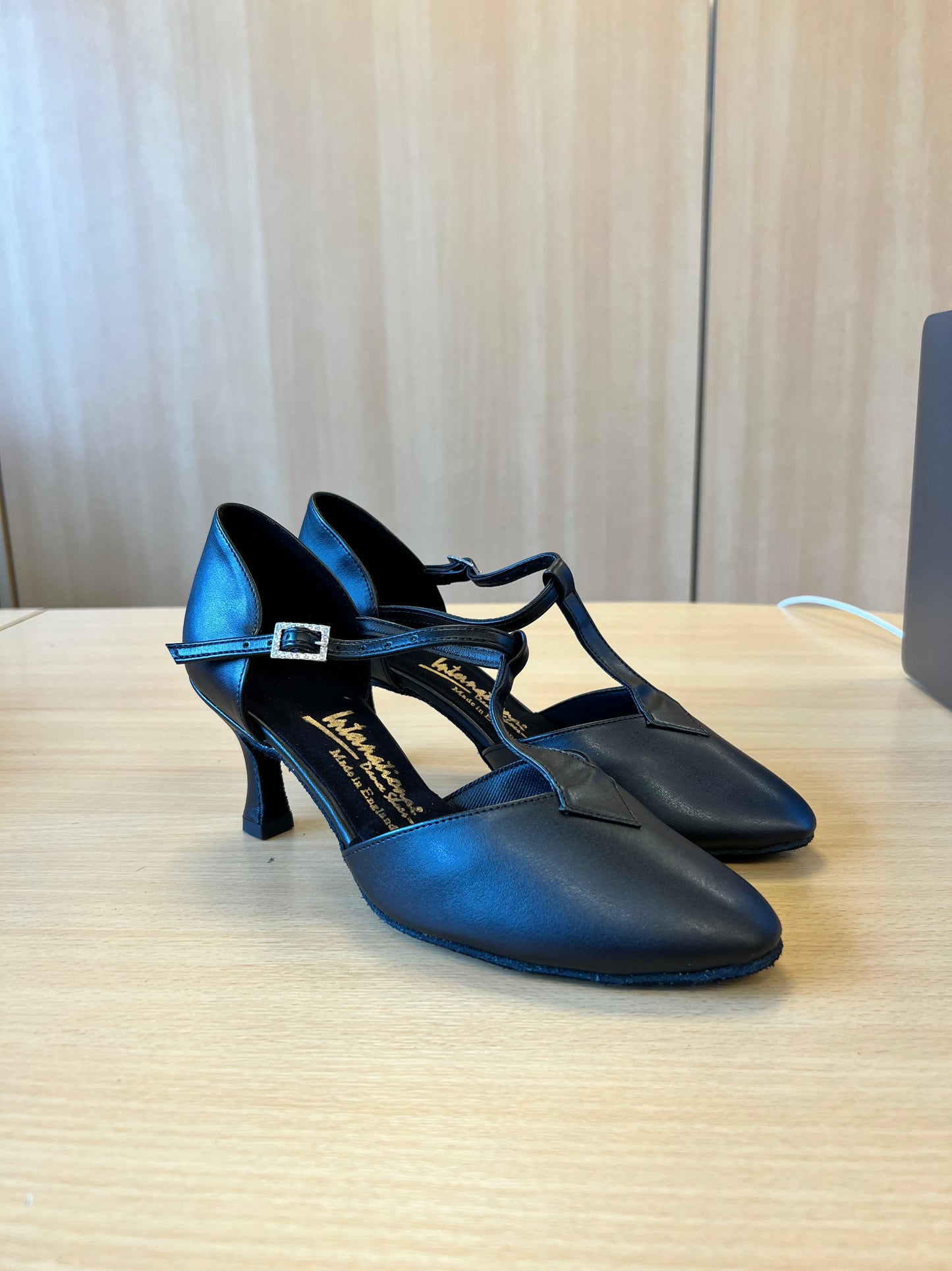 Karen - Black NotCalf (Size 5.5)