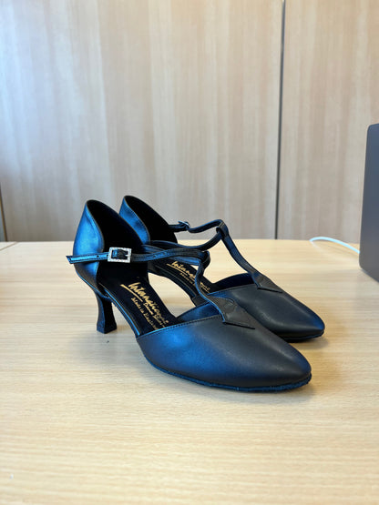 Karen - Black NotCalf (Size 5.5)