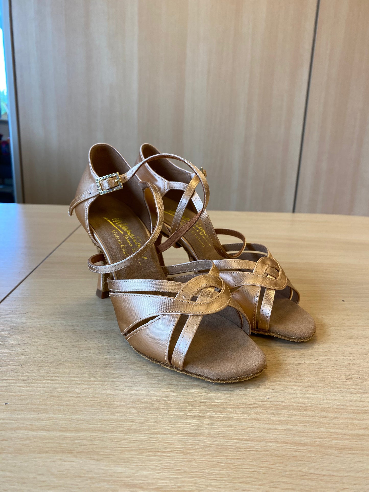 Mia - Peach Satin (Size 4.5W)