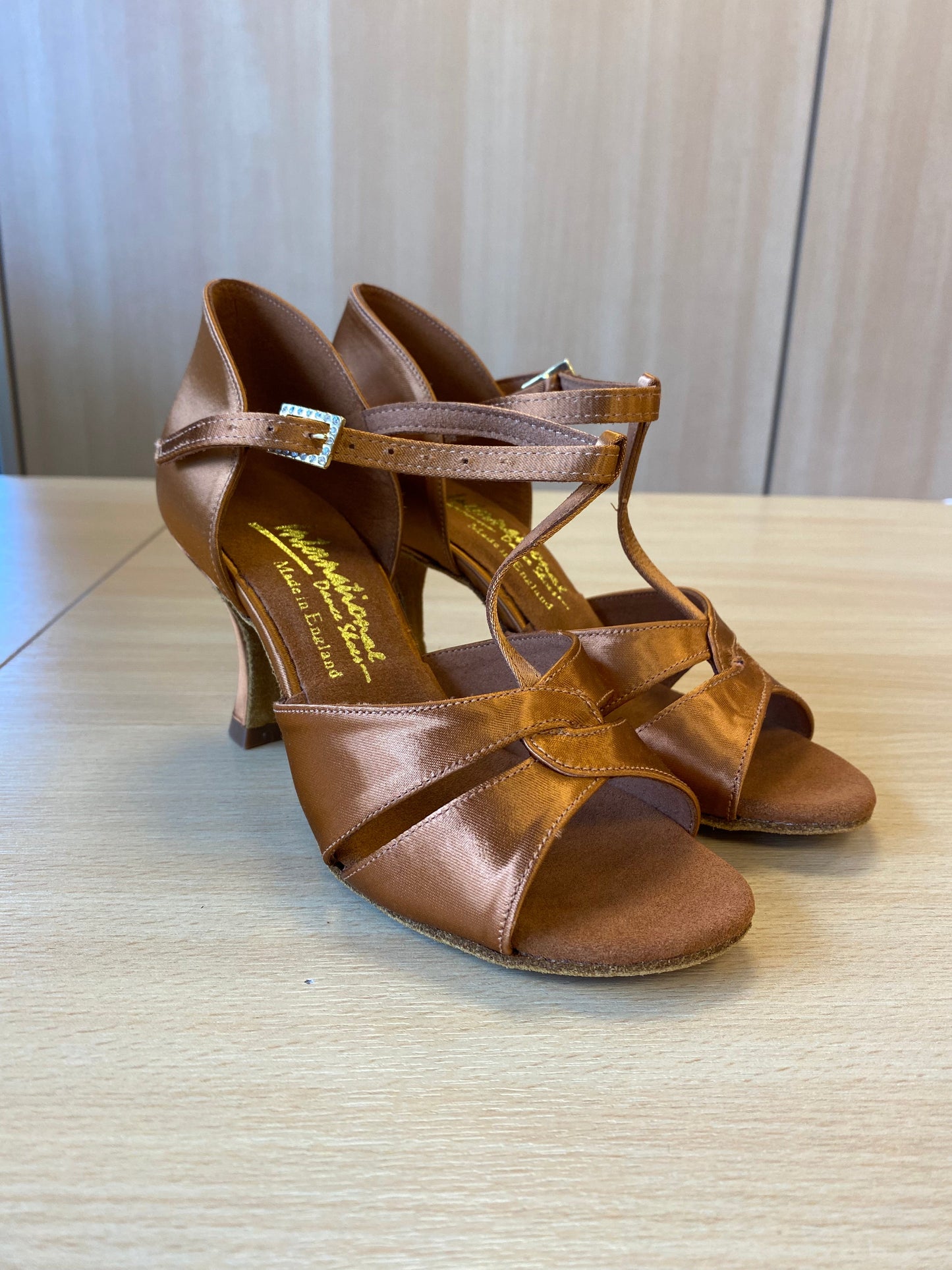 1018 - Tan Satin (Size 3)