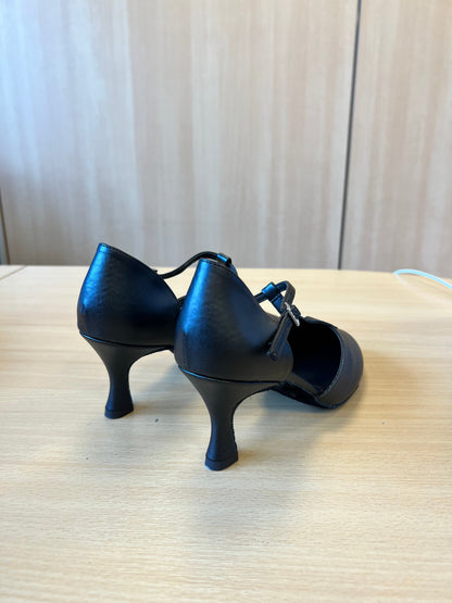 Karen - Black NotCalf (Size 5.5)