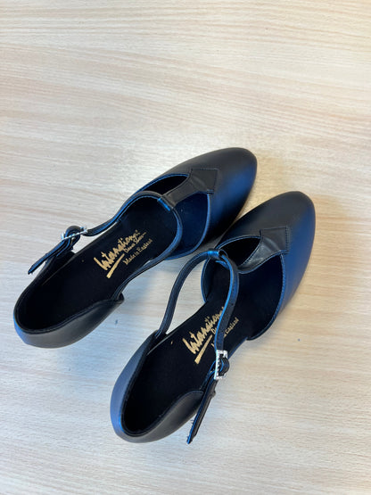 Karen - Black NotCalf (Size 5.5)