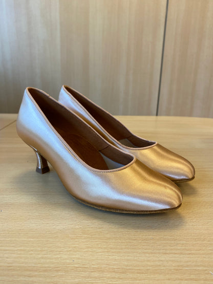 ICS RoundToe - Peach Satin (Size 4)