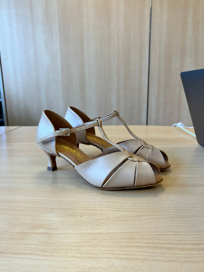 2002 - Beige NotCalf (Size 7)